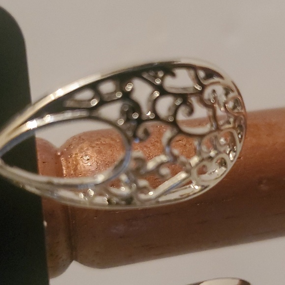 EARRINGS - Picture 2 of 4